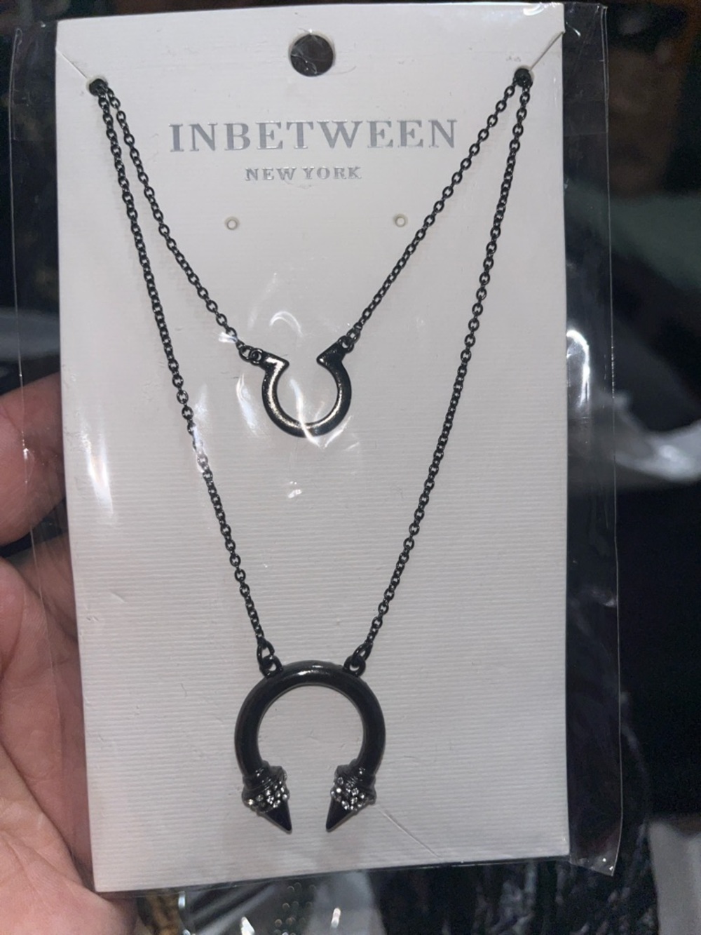 INBETWEEN New York Black Double-Layer Horseshoe Necklace